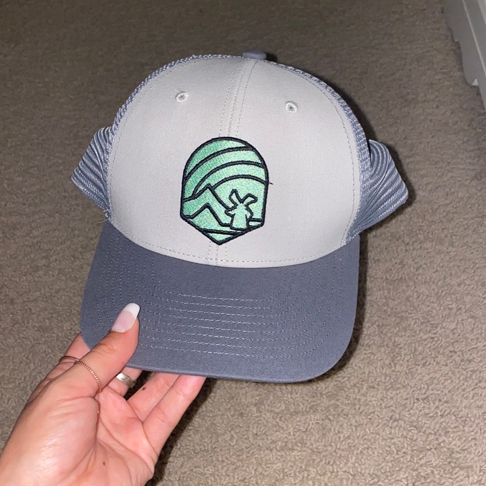 Dutch bros hat